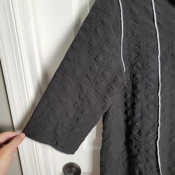 IC by Connie K Top Black Medium Textured Tunic Asymmetrical Boho Lagenlook - Picture 3 of 11